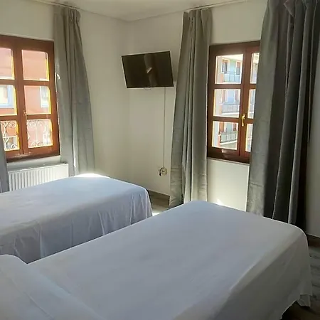 Lauxeta Berria Hotel